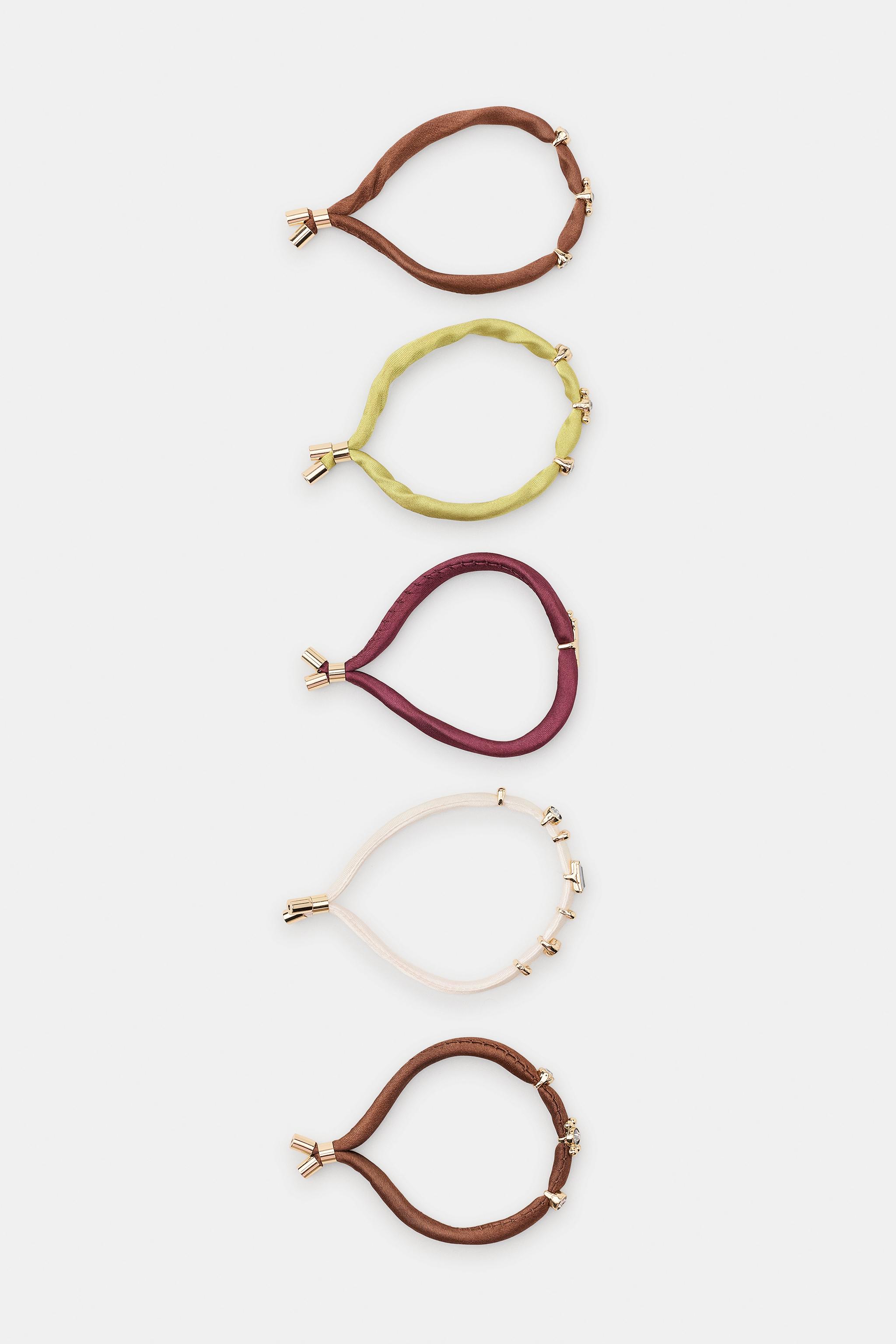 LOT DE 4 BRACELETS TISSU ET BIJOUX